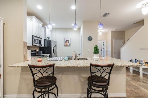 Townhouse in Tampa, Florida 3 bedrooms, 144 sq.m. № 2394004 - photo 5