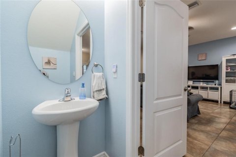 Townhouse in Tampa, Florida 3 bedrooms, 144 sq.m. № 2394004 - photo 24