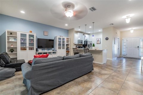 Townhouse in Tampa, Florida 3 bedrooms, 144 sq.m. № 2394004 - photo 10