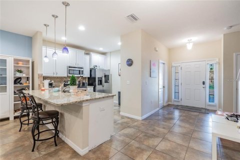 Townhouse in Tampa, Florida 3 bedrooms, 144 sq.m. № 2394004 - photo 4
