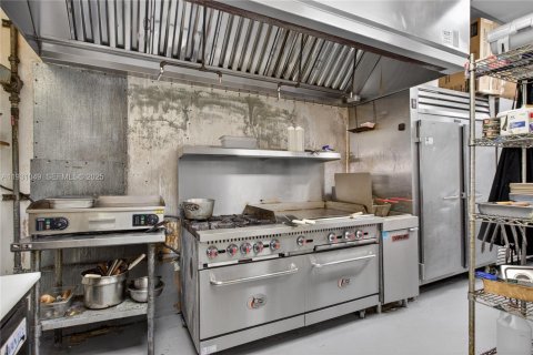 Propiedad comercial en venta en Margate, Florida № 1991127 - foto 12