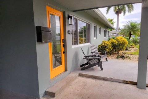 Casa en alquiler en Wilton Manors, Florida, 3 dormitorios, 135.82 m2 № 1216054 - foto 1