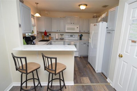 Copropriété à louer à Saint Petersburg, Floride: 2 chambres, 94.57 m2 № 2195579 - photo 8