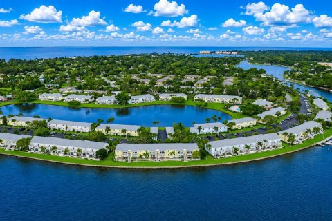 Condo à Saint Petersburg, Floride, 2 chambres  № 2195579