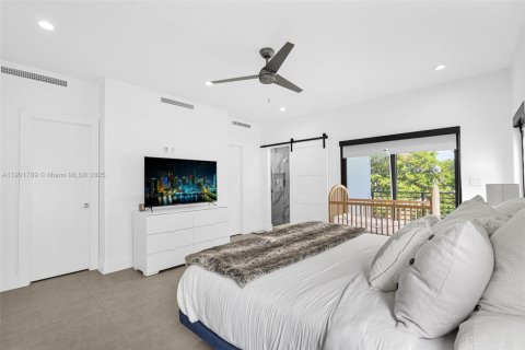 Townhouse in Miami, Florida 3 bedrooms, 174.84 sq.m. № 1951818 - photo 28