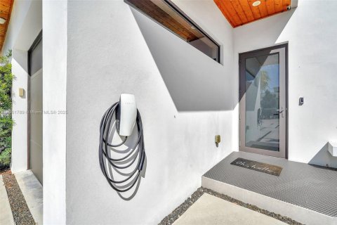 Townhouse in Miami, Florida 3 bedrooms, 174.84 sq.m. № 1951818 - photo 4