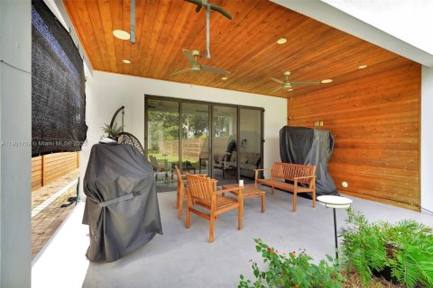 Townhouse in Miami, Florida 3 bedrooms, 174.84 sq.m. № 1951818 - photo 25