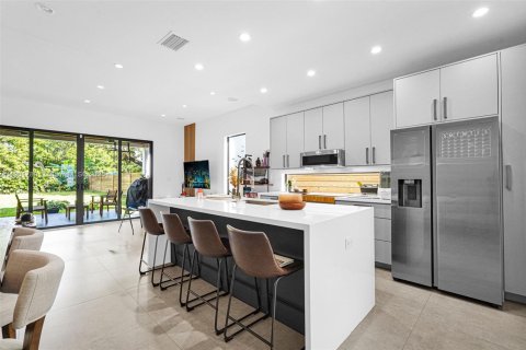 Townhouse in Miami, Florida 3 bedrooms, 174.84 sq.m. № 1951818 - photo 11