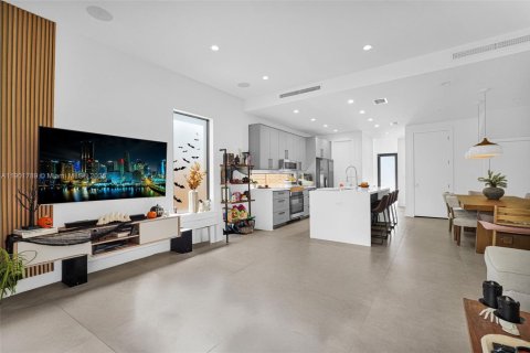 Townhouse in Miami, Florida 3 bedrooms, 174.84 sq.m. № 1951818 - photo 19