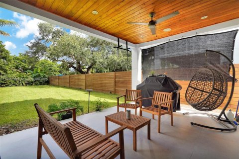 Townhouse in Miami, Florida 3 bedrooms, 174.84 sq.m. № 1951818 - photo 21