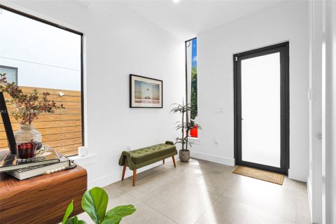 Townhouse in Miami, Florida 3 bedrooms, 174.84 sq.m. № 1951818 - photo 7