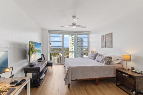 Condo in Miami, Florida, 2 bedrooms  № 2066433 - photo 7