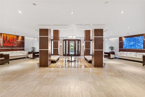 Condo in Miami, Florida, 2 bedrooms  № 2066433 - photo 15