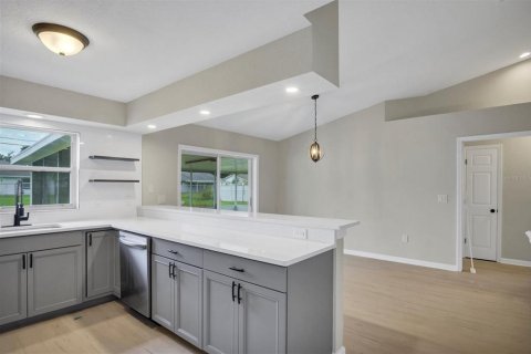 House in Lakeland, Florida 3 bedrooms, 127.09 sq.m. № 1914248 - photo 12