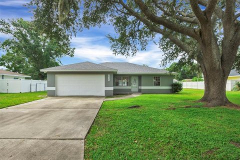 House in Lakeland, Florida 3 bedrooms, 127.09 sq.m. № 1914248 - photo 1