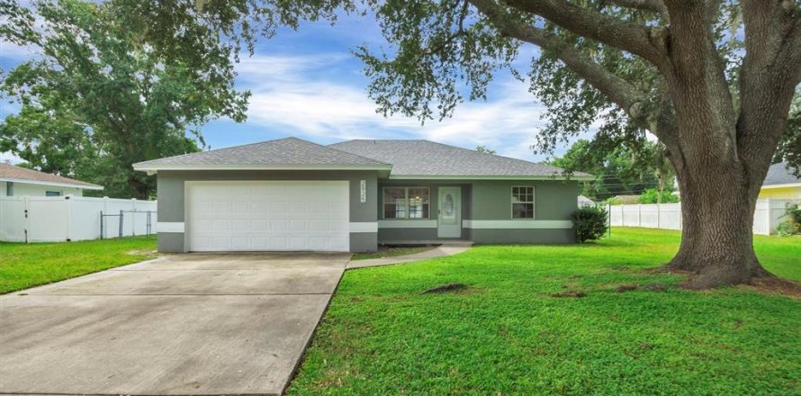 House in Lakeland, Florida 3 bedrooms, 127.09 sq.m. № 1914248