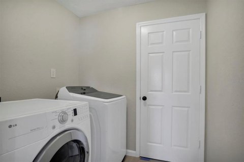 House in Lakeland, Florida 3 bedrooms, 127.09 sq.m. № 1914248 - photo 13