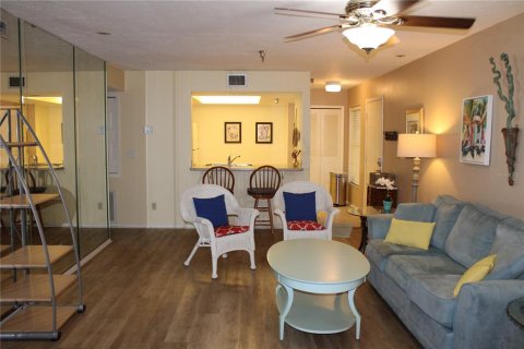 Condo in Bradenton, Florida, 2 bedrooms  № 1910718 - photo 8