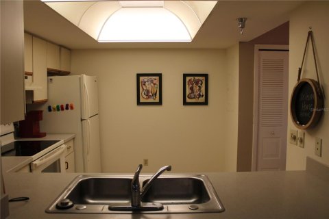 Condominio en alquiler en Bradenton, Florida, 2 dormitorios, 96.8 m2 № 1910718 - foto 4