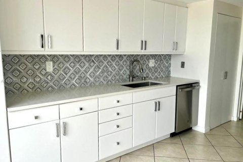 Снять в аренду кондоминиум в Форт-Лодердейл, Флорида 2 спальни, 139.35м2, № 2006533 - фото 9