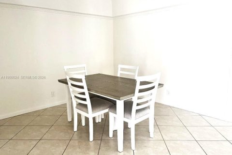 Снять в аренду кондоминиум в Форт-Лодердейл, Флорида 2 спальни, 139.35м2, № 2006533 - фото 7