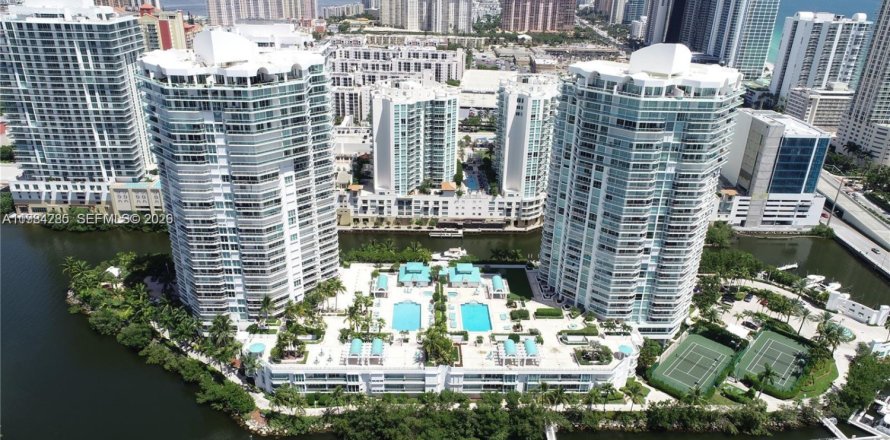 Кондоминиум с 2 спальнями в Санни-Айлс-Бич, Флорида № 2046683