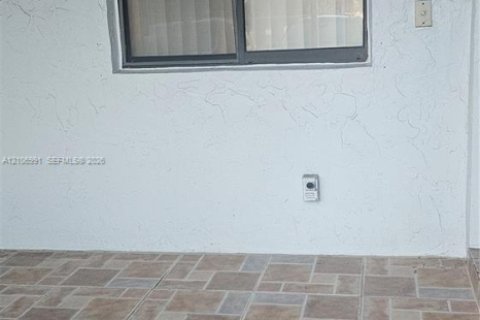 Condominio en venta en Weston, Florida, 2 dormitorios, 113.34 m2 № 2430038 - foto 2