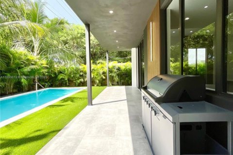 House in Miami, Florida 5 bedrooms № 1931194 - photo 29