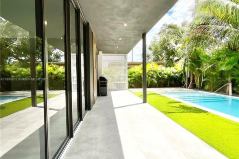 House in Miami, Florida 5 bedrooms № 1931194 - photo 26
