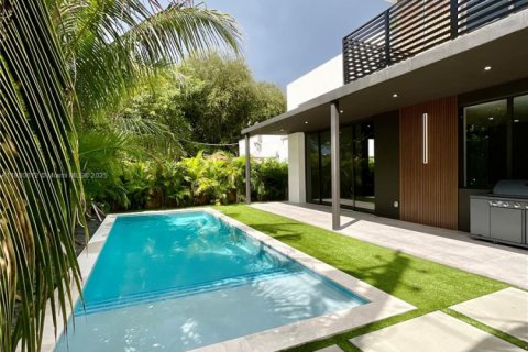 House in Miami, Florida 5 bedrooms № 1931194 - photo 27