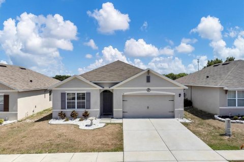 House in Winter Haven, Florida 4 bedrooms, 171.96 sq.m. № 1662375 - photo 3