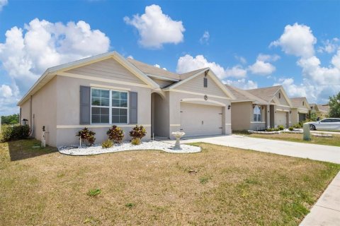 House in Winter Haven, Florida 4 bedrooms, 171.96 sq.m. № 1662375 - photo 4
