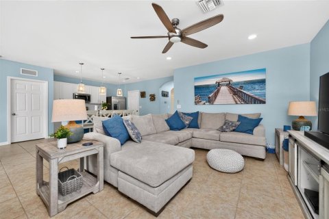 Casa en venta en Punta Gorda, Florida, 3 dormitorios, 157 m2 № 2101408 - foto 13