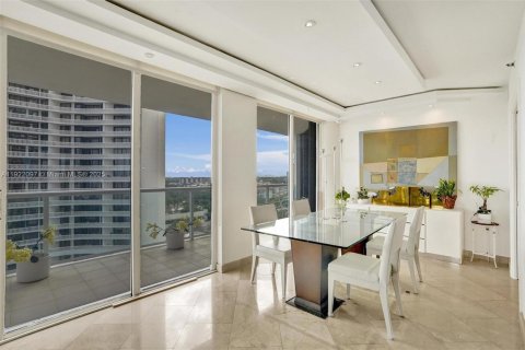 Condominio en venta en Aventura, Florida, 2 dormitorios, 196.95 m2 № 1976021 - foto 16