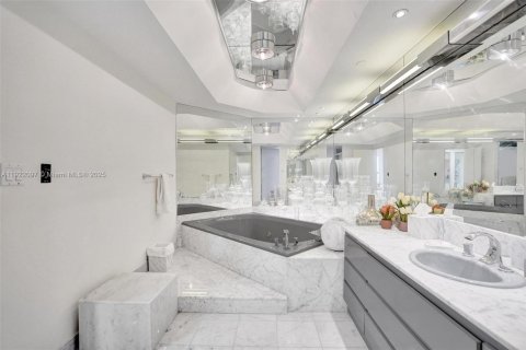 Condominio en venta en Aventura, Florida, 2 dormitorios, 196.95 m2 № 1976021 - foto 29