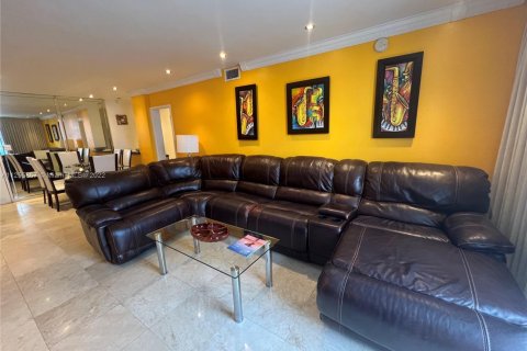 Condominio en alquiler en Miami Beach, Florida, 2 dormitorios, 95.69 m2 № 1936581 - foto 8