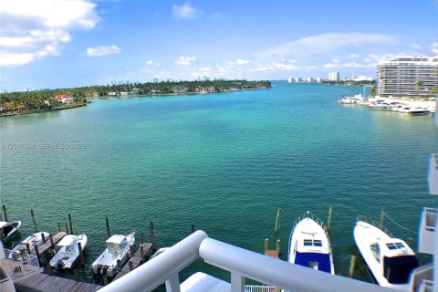 Condo à Miami Beach, Floride, 1 chambre  № 2402122