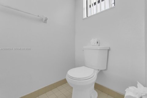 Copropriété à vendre à Miami Beach, Floride: 1 chambre, 81.94 m2 № 2402122 - photo 12