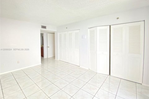 Copropriété à vendre à Miami Beach, Floride: 1 chambre, 81.94 m2 № 2402122 - photo 13