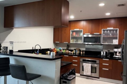 Condo in North Bay Village, Florida, 3 bedrooms  № 1817730 - photo 17