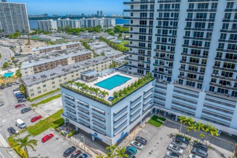 Condo in North Bay Village, Florida, 3 bedrooms  № 1817730 - photo 8
