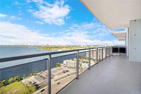 Condo in North Bay Village, Florida, 3 bedrooms  № 1817730 - photo 10