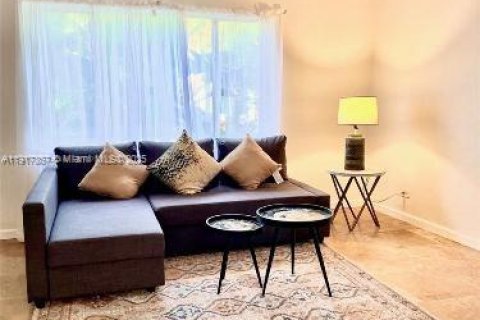 Снять в аренду кондоминиум в Форт-Лодердейл, Флорида 1 спальня, 65.5м2, № 1972434 - фото 5