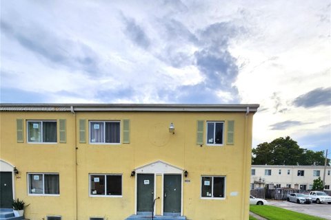 Купить кондоминиум в Майами, Флорида 4 спальни, 154.22м2, № 1957904 - фото 1