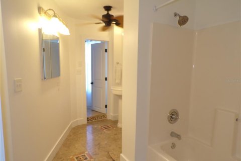 Снять в аренду виллу или дом в Пунта-Горда, Флорида 11 комнат, 327.57м2, № 2111728 - фото 29