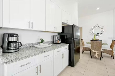 House in Davenport, Florida 5 bedrooms, 217.86 sq.m. № 1901823 - photo 4