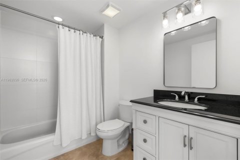 Купить кондоминиум в Майами, Флорида 2 спальни, 97.18м2, № 2028629 - фото 12