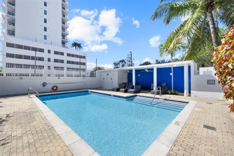 Купить кондоминиум в Майами, Флорида 2 спальни, 97.18м2, № 2028629 - фото 22