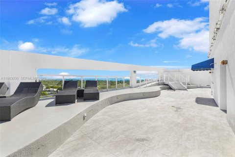 Купить кондоминиум в Майами, Флорида 2 спальни, 97.18м2, № 2028629 - фото 19