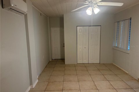 House in Bradenton, Florida 4 bedrooms, 126.81 sq.m. № 2206338 - photo 8